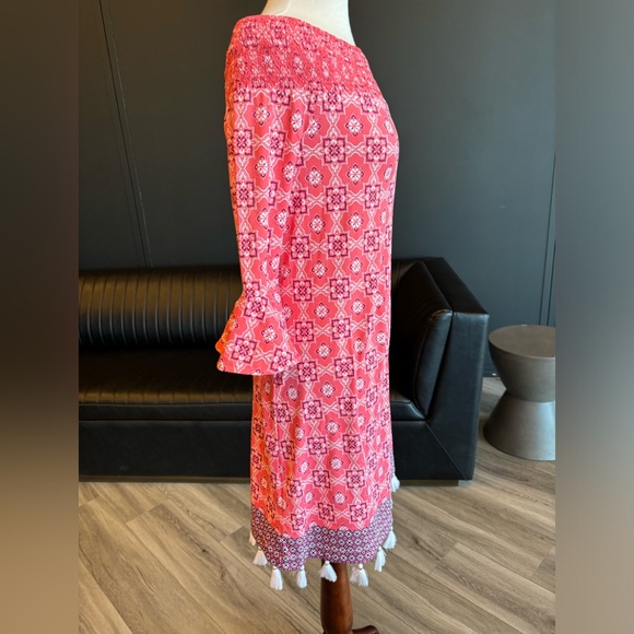 Off shoulder smocked neckline dress!wi th hemline tassels! - Picture 5 of 7